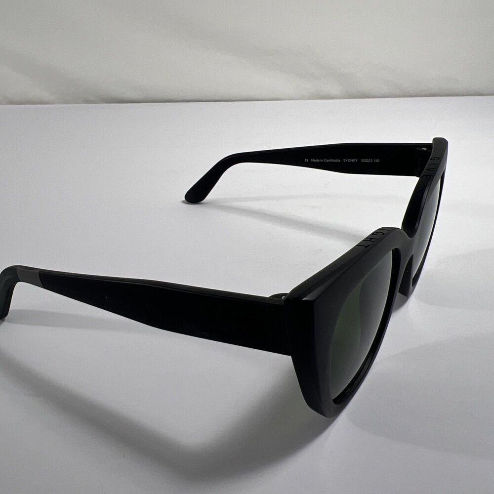 TOMS Sydney Matte Black Cat Eye Give Sight Sunglasses Traveler Collection - Picture 2 of 5
